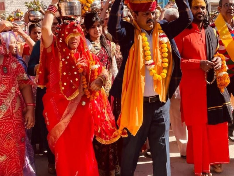 यादव समाज पदाधिकारियों ने कथा व्यास श्री रामविचार महाराज का किया अभिनंदन